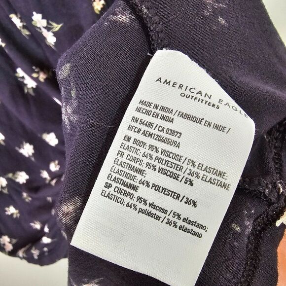 NWOT AMERICAN EAGLE OUTFITTERS DITSY FLORAL SCOOP NECK SMOCKED LONGSLEEVES TOP L - Picture 12 of 14